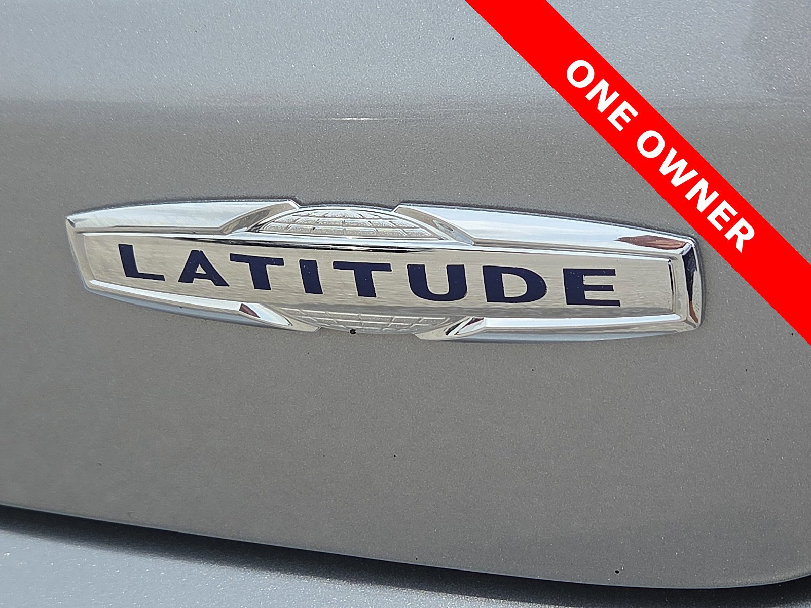 Used 2024 Jeep Compass Latitude AWD/4WD image 8