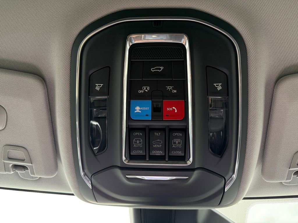 Used 2023 Jeep Grand Cherokee 4WD 4xe w/ Luxury Tech Group II image 21