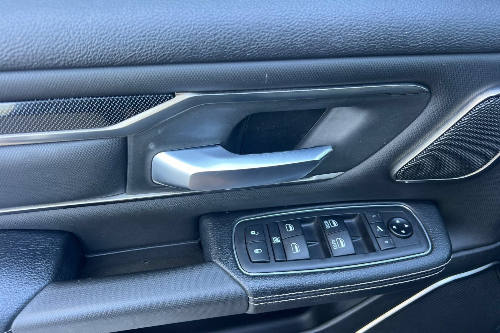 Used 2019 RAM 1500 Sport w/ Leather & Sound Group AWD/4WD image 8
