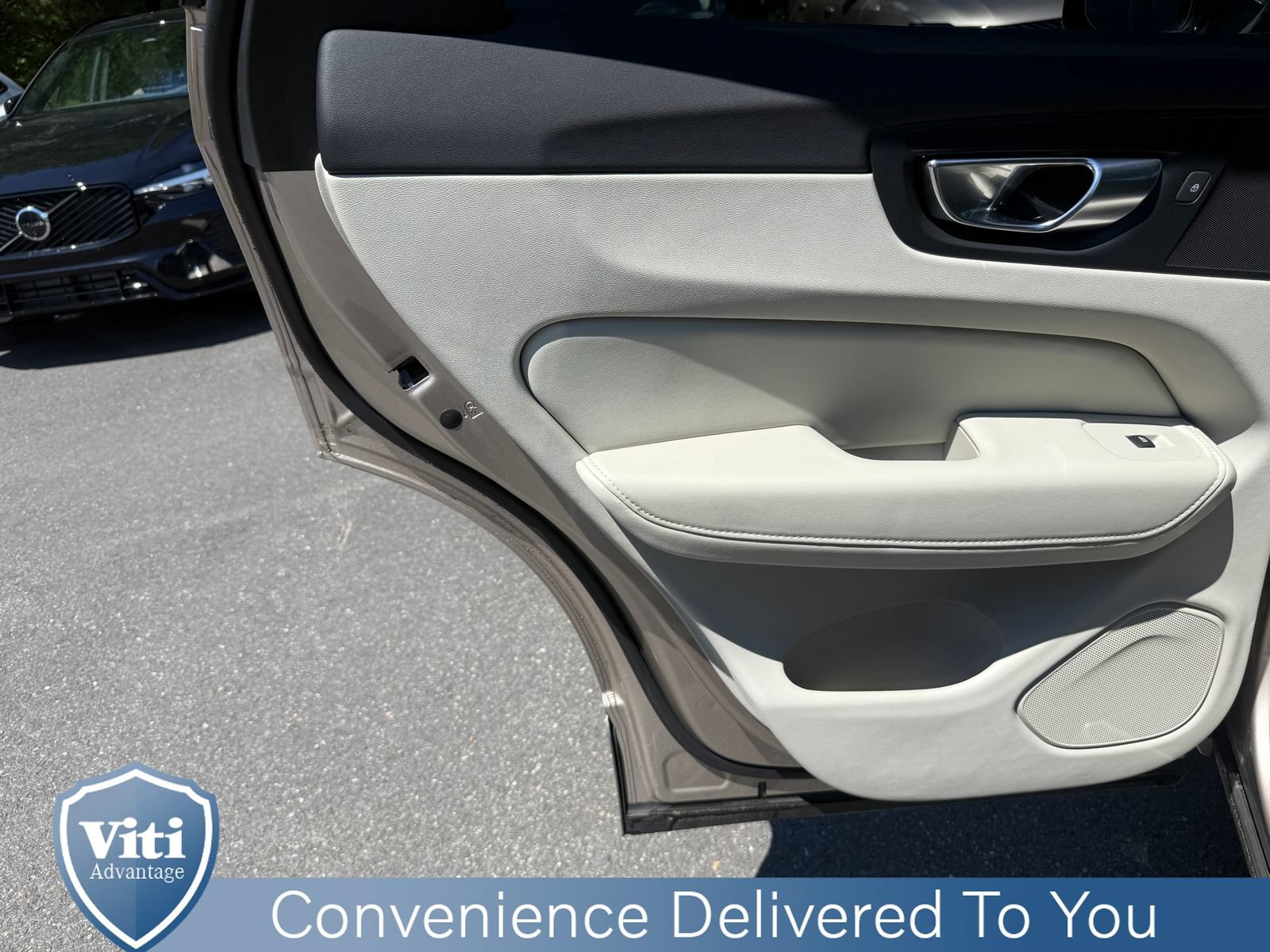 Certified 2025 Volvo XC60 T8 Plus w/ Protection Package Premier AWD/4WD image 20