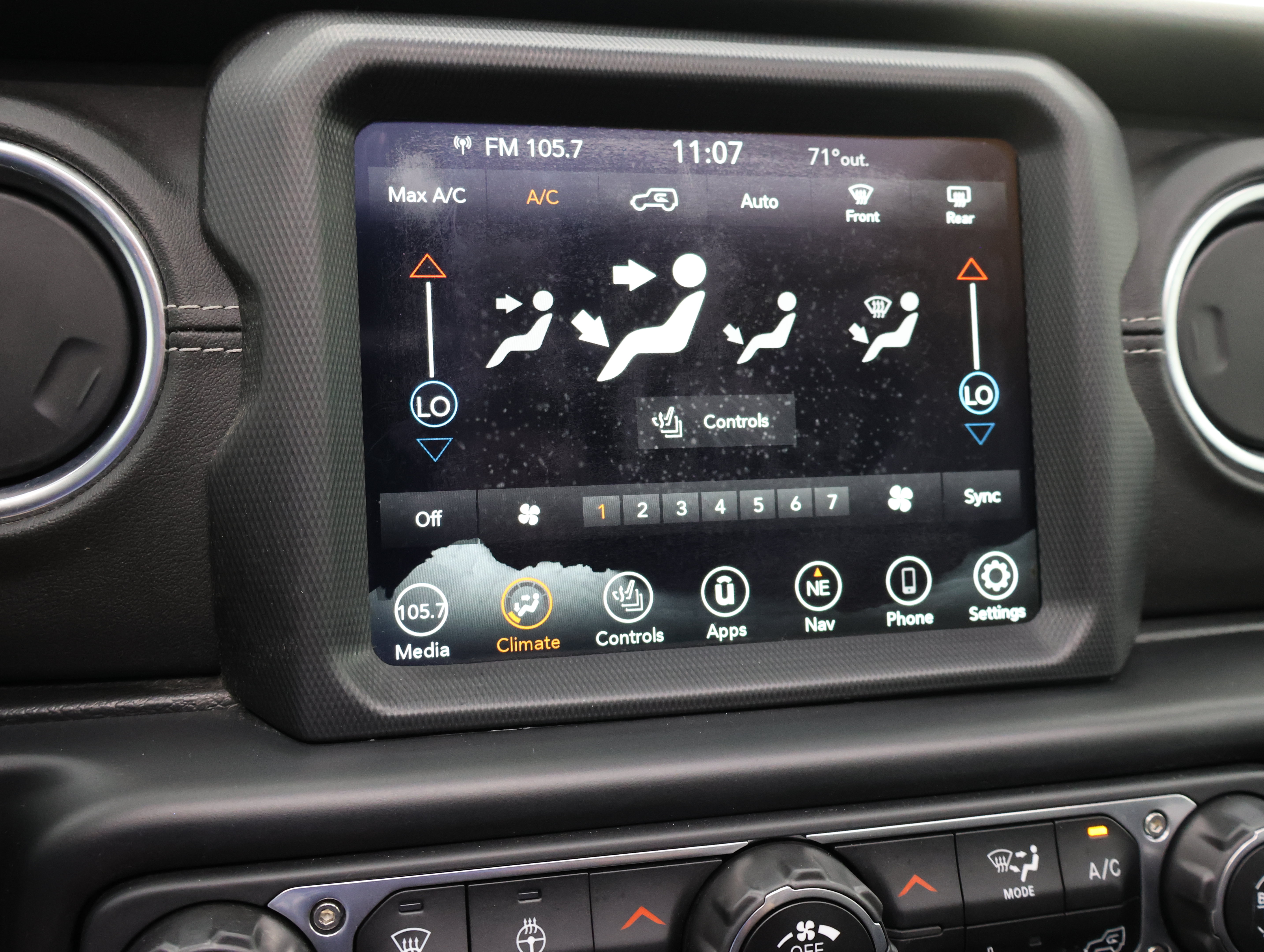 Used 2022 Jeep Wrangler Unlimited Sahara w/ LED Lighting Group AWD/4WD image 50