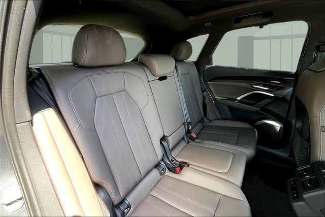 Used 2025 Audi Q5 Prestige AWD/4WD image 25