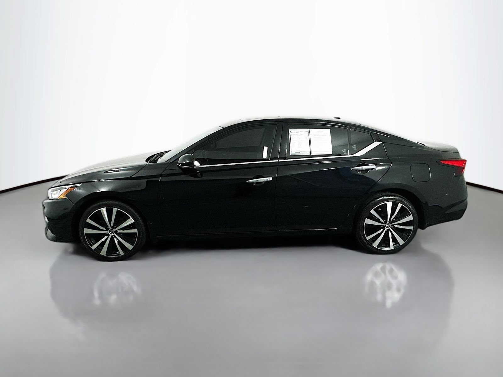 Used 2021 Nissan Altima 2.5 Platinum AWD/4WD image 4