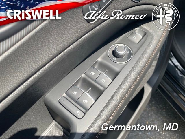 New 2025 Alfa Romeo Stelvio Sprint image 19