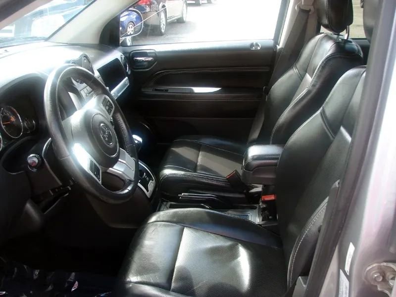 Used 2016 Jeep Compass High Altitude FWD image 12