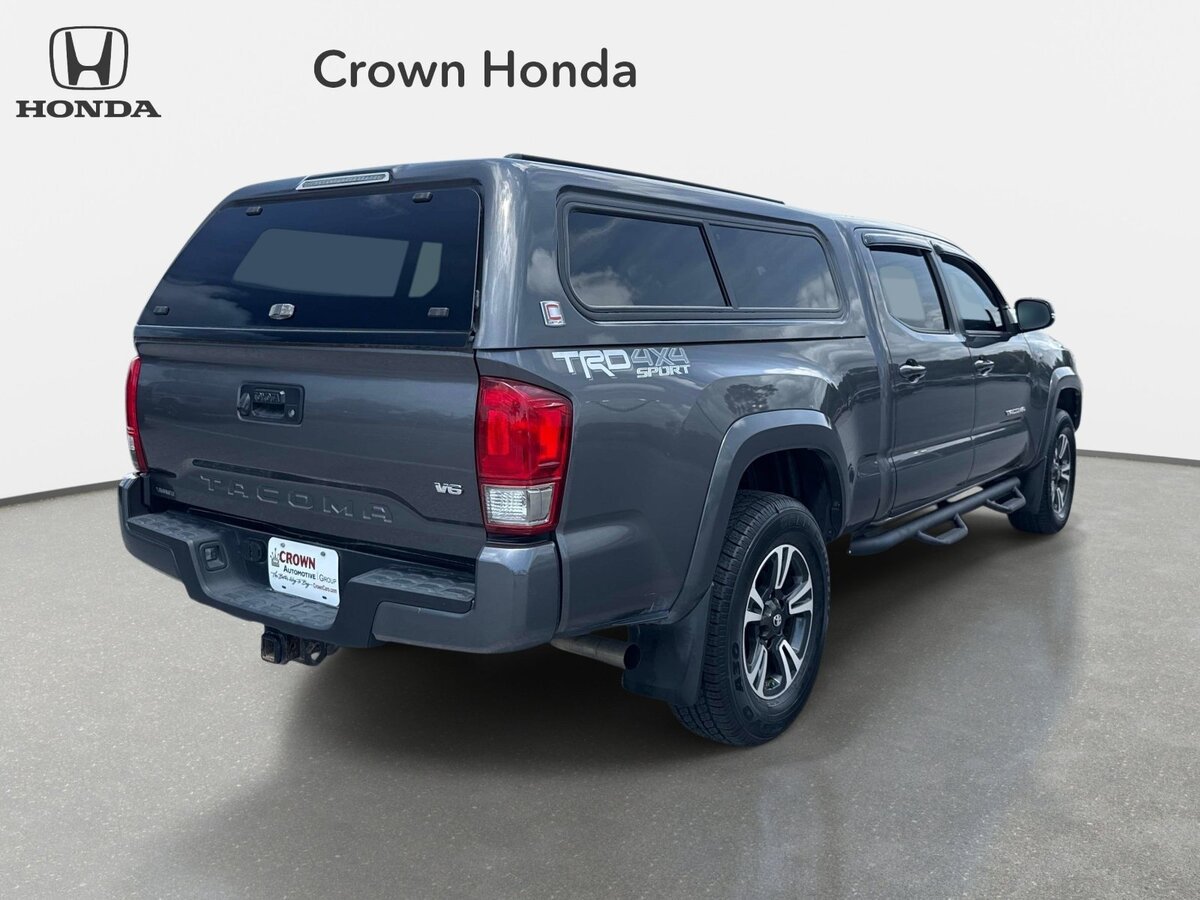 Used 2017 Toyota Tacoma TRD Sport w/ Tow Package AWD/4WD image 4