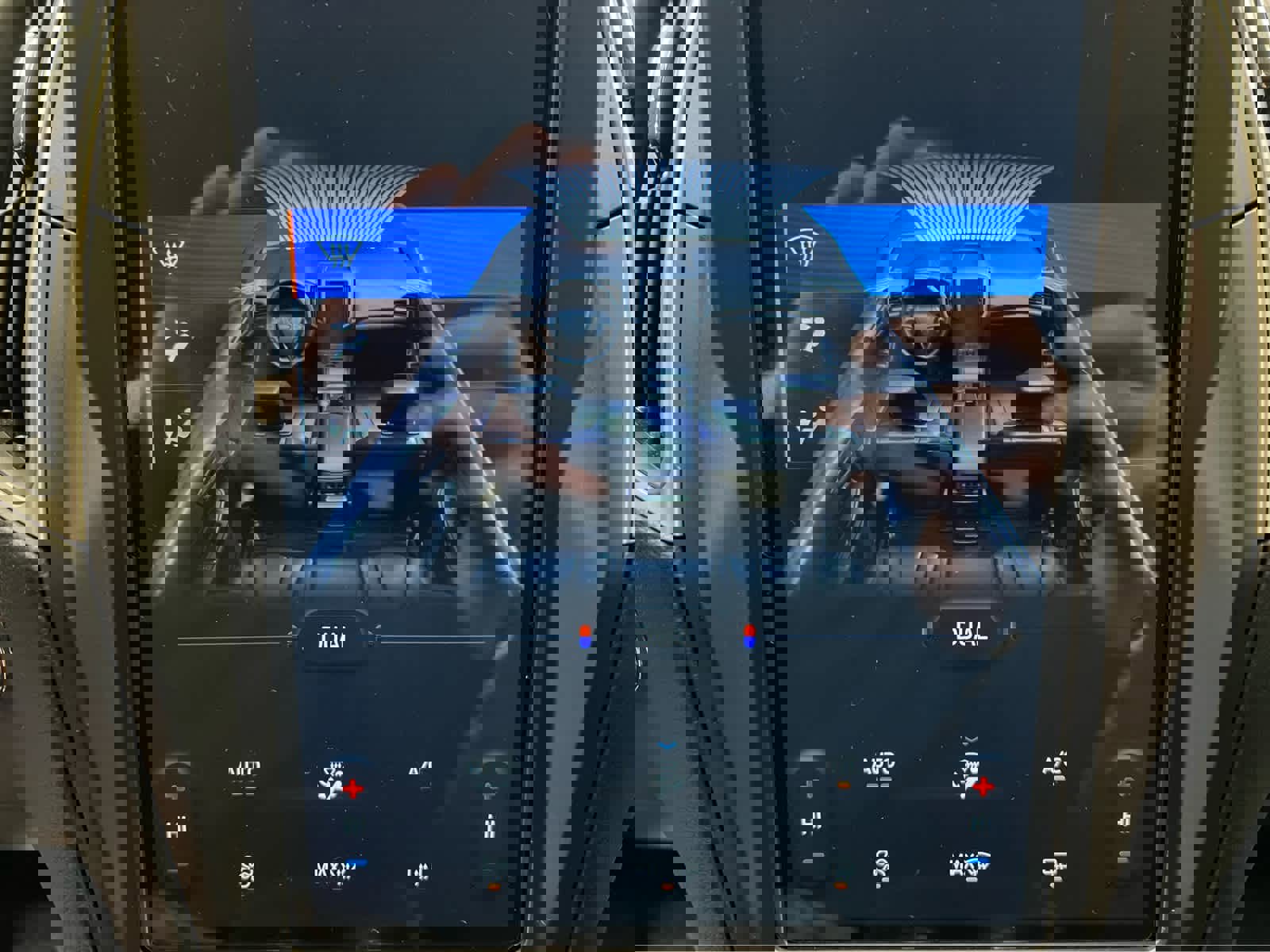 Used 2024 Ford Edge SE w/ Black Appearance Package image 5