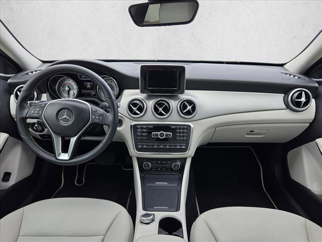 Used 2015 Mercedes-Benz GLA 250 4MATIC image 17