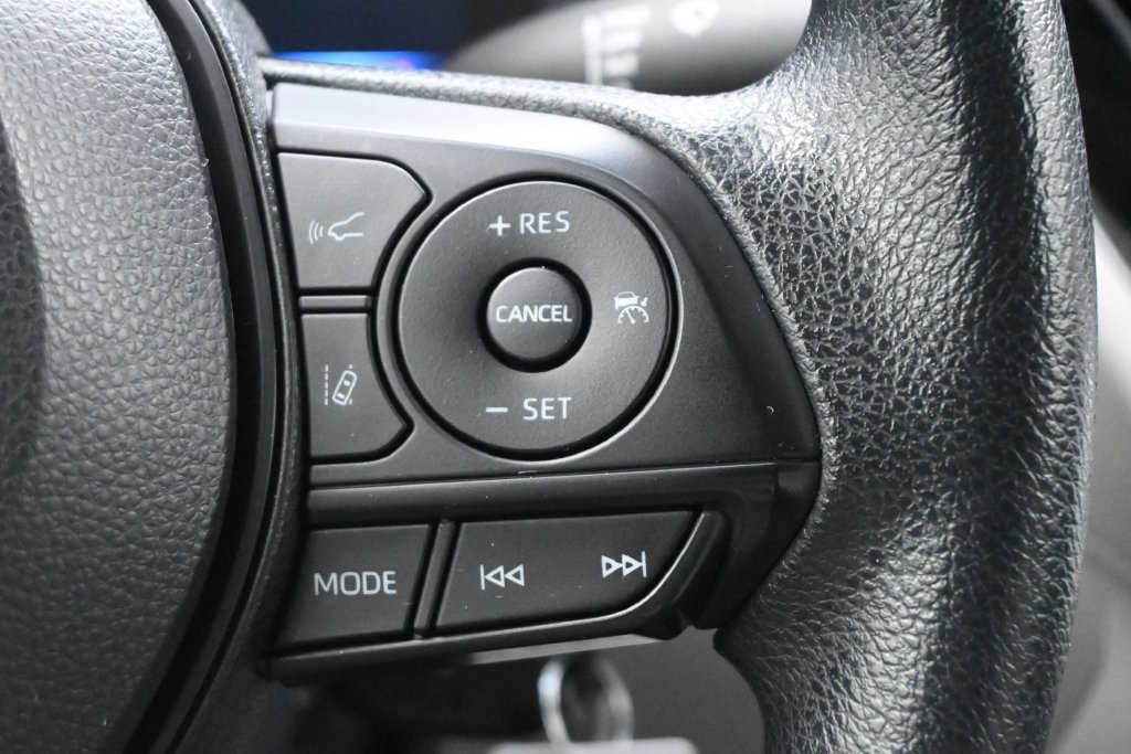 Used 2022 Toyota Corolla Cross L FWD image 7