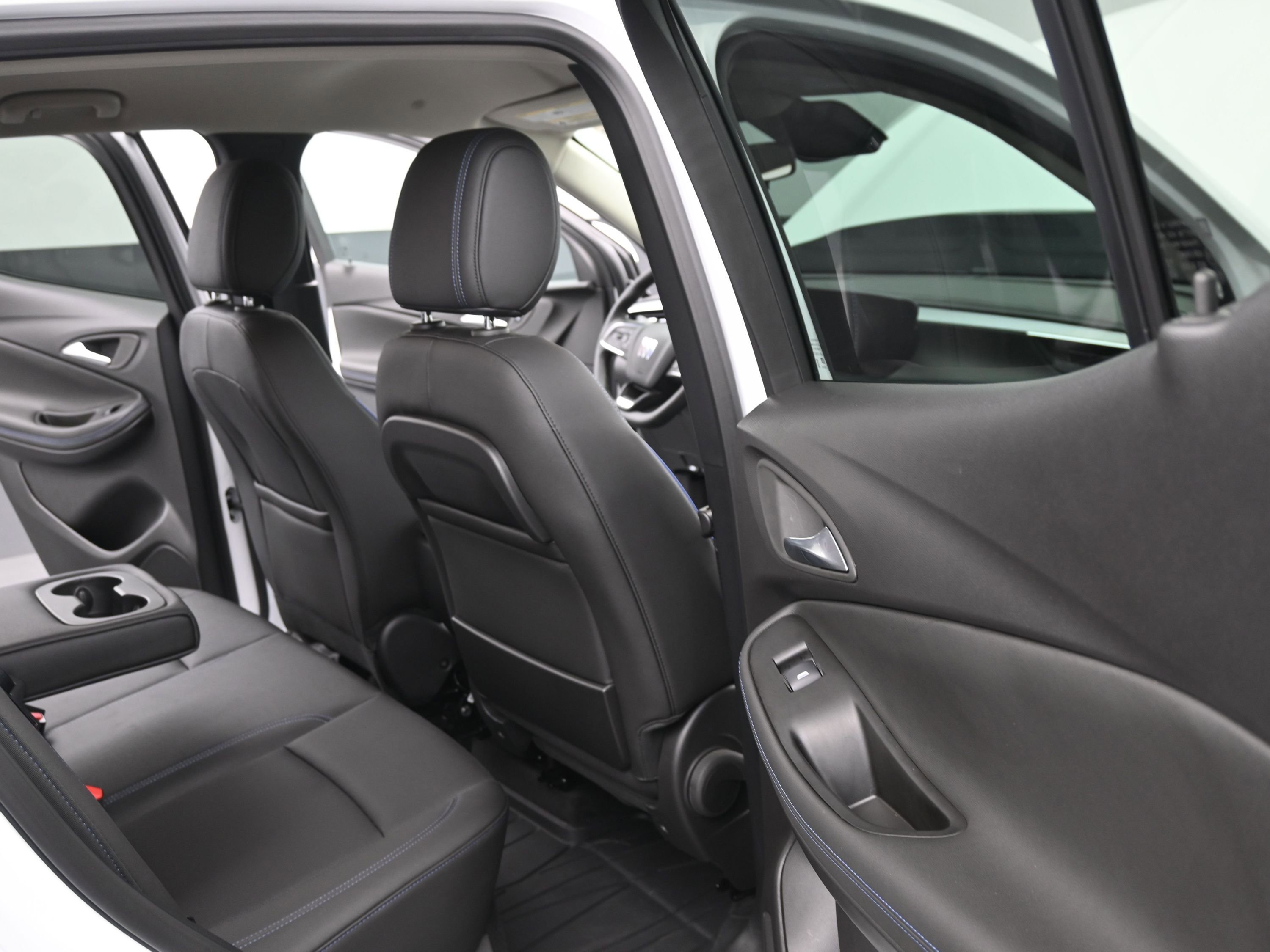 Certified 2026 Buick Encore GX Sport Touring w/ Comfort Package image 21