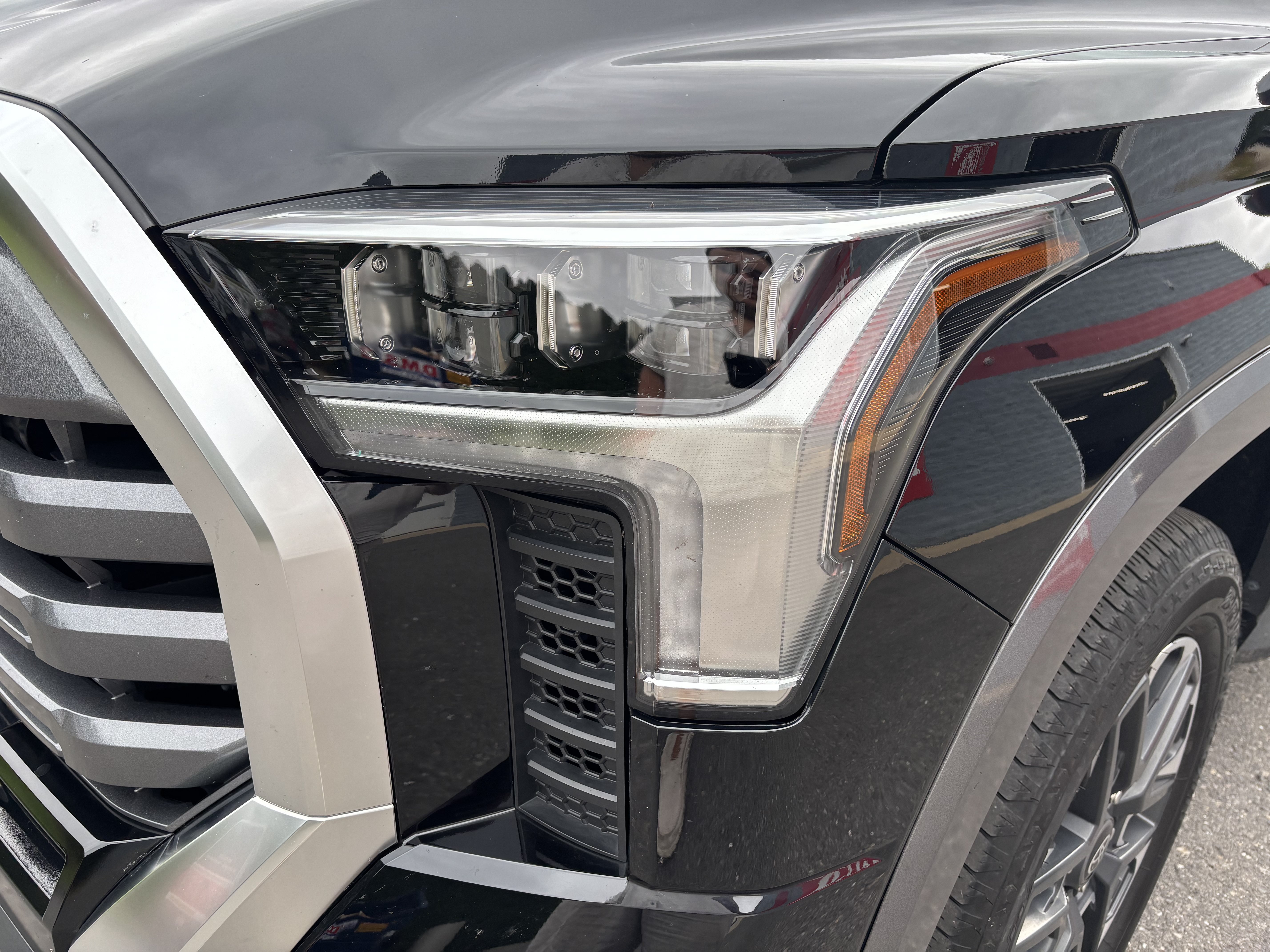Certified 2025 Toyota Tundra Limited AWD/4WD image 9