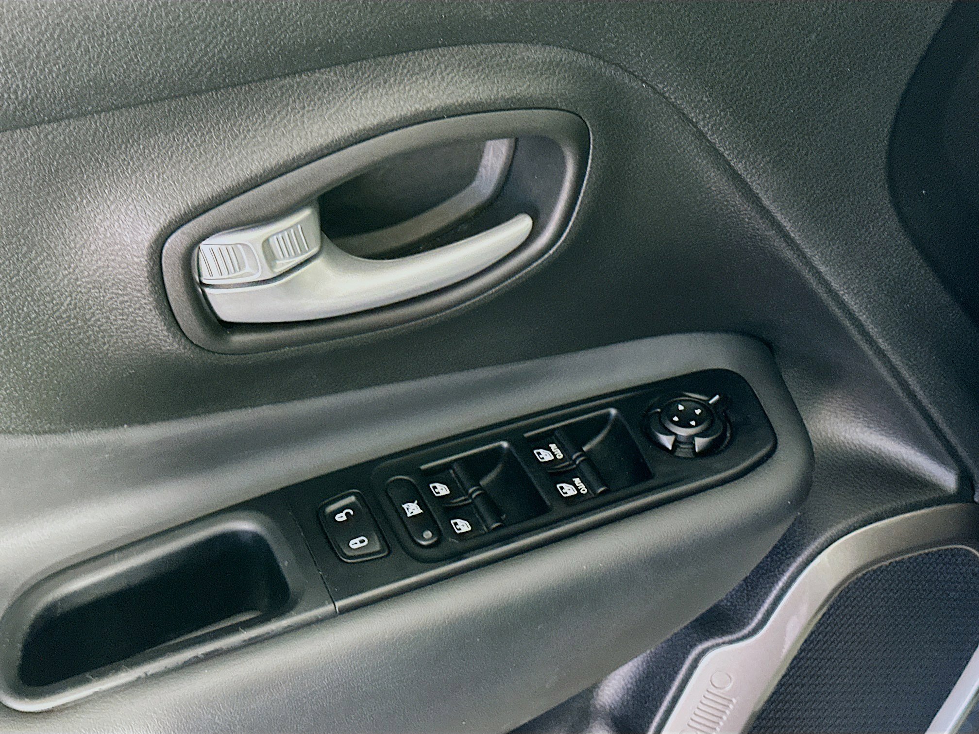 Used 2023 Jeep Renegade Latitude image 15