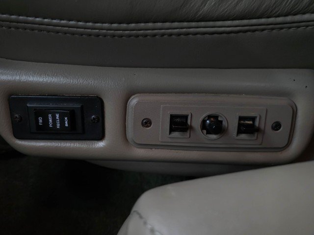 Used 2020 Chevrolet Express 2500 w/ Enhanced Convenience Package RWD image 30