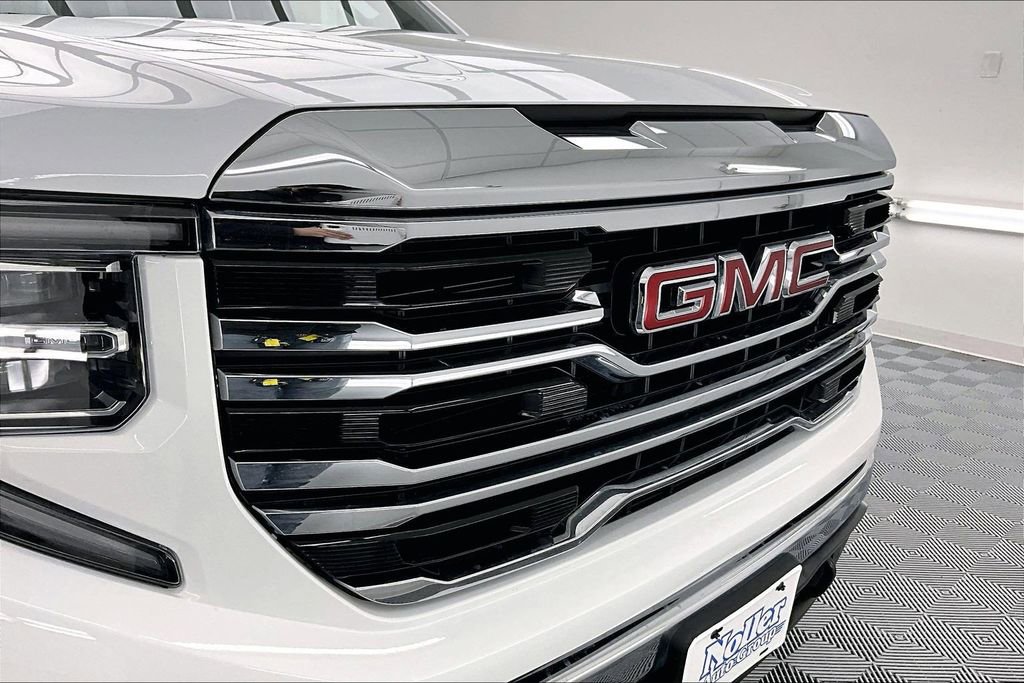 Used 2024 GMC Sierra 1500 SLT w/ SLT Premium Package AWD/4WD image 29