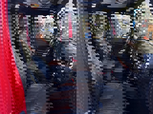 Used 2017 Jeep Wrangler Unlimited Rubicon image 6