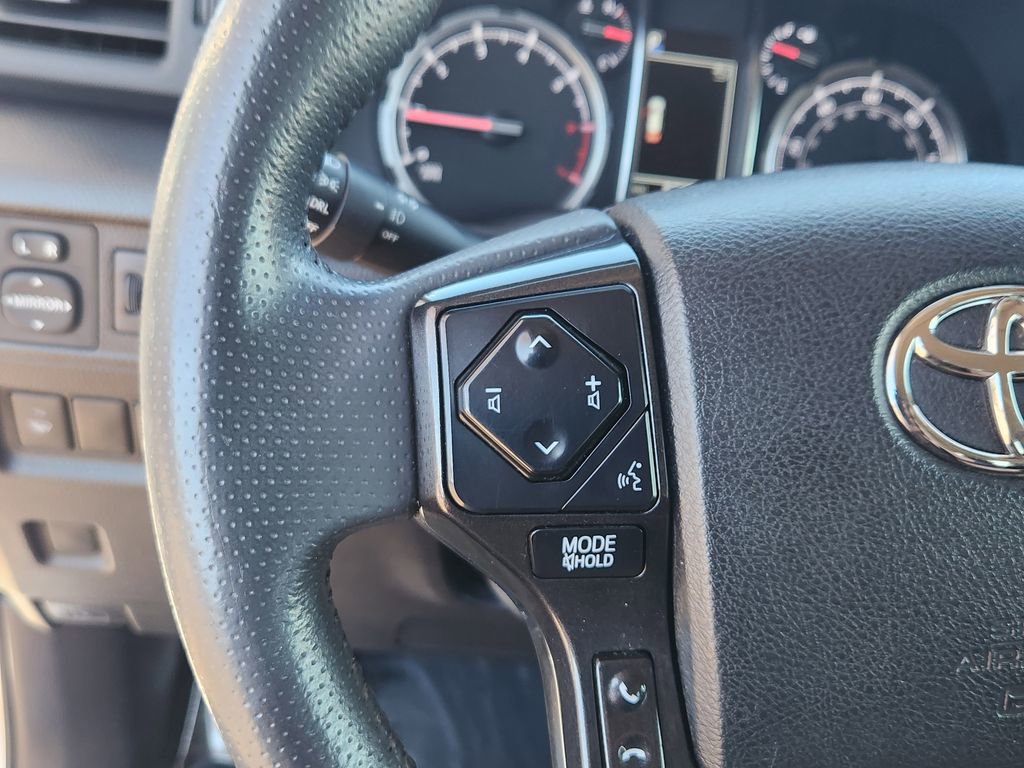 Used 2021 Toyota 4Runner Venture w/ Moonroof Package AWD/4WD image 17