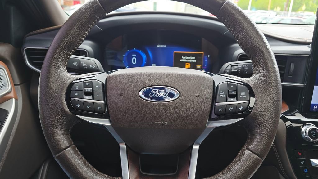 Used 2023 Ford Explorer King Ranch w/ Technology Package AWD/4WD image 28