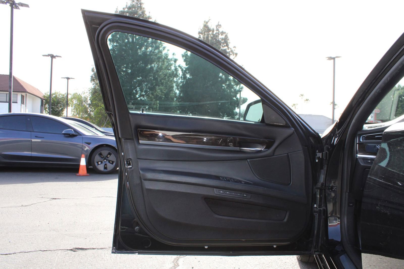 Used 2015 BMW 750Li image 16