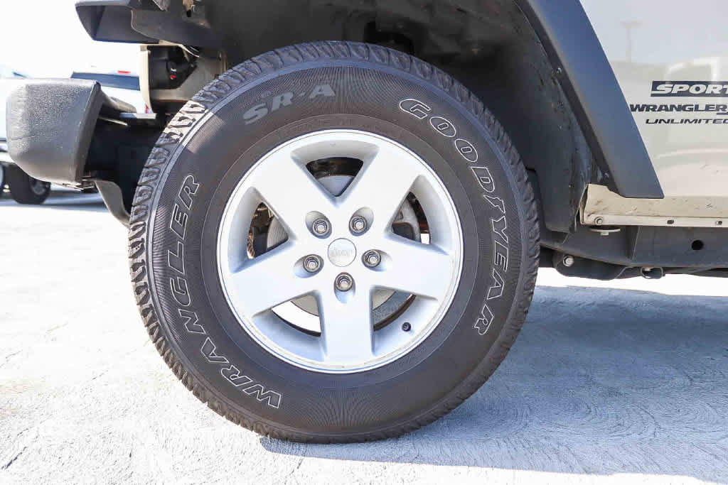 Used 2018 Jeep Wrangler Unlimited Sport S AWD/4WD image 11