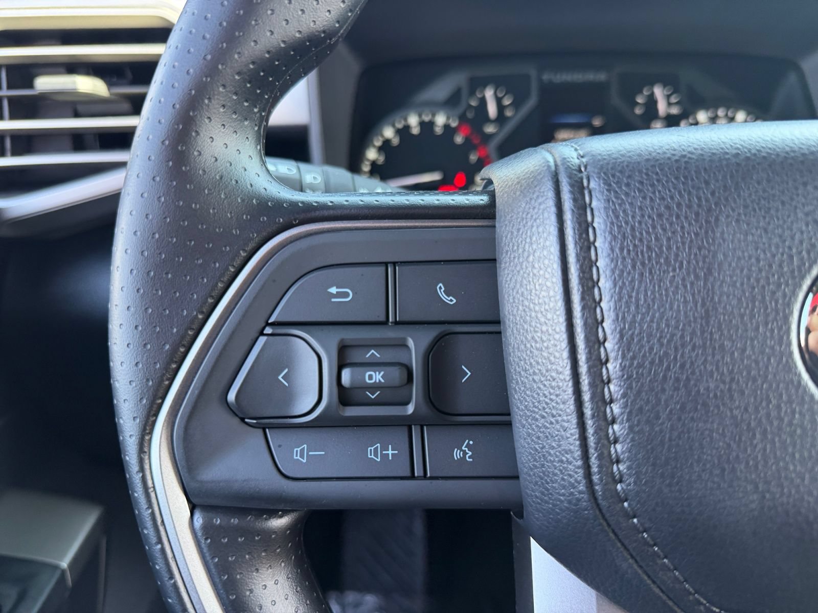 New 2026 Toyota Tundra SR5 AWD/4WD image 17