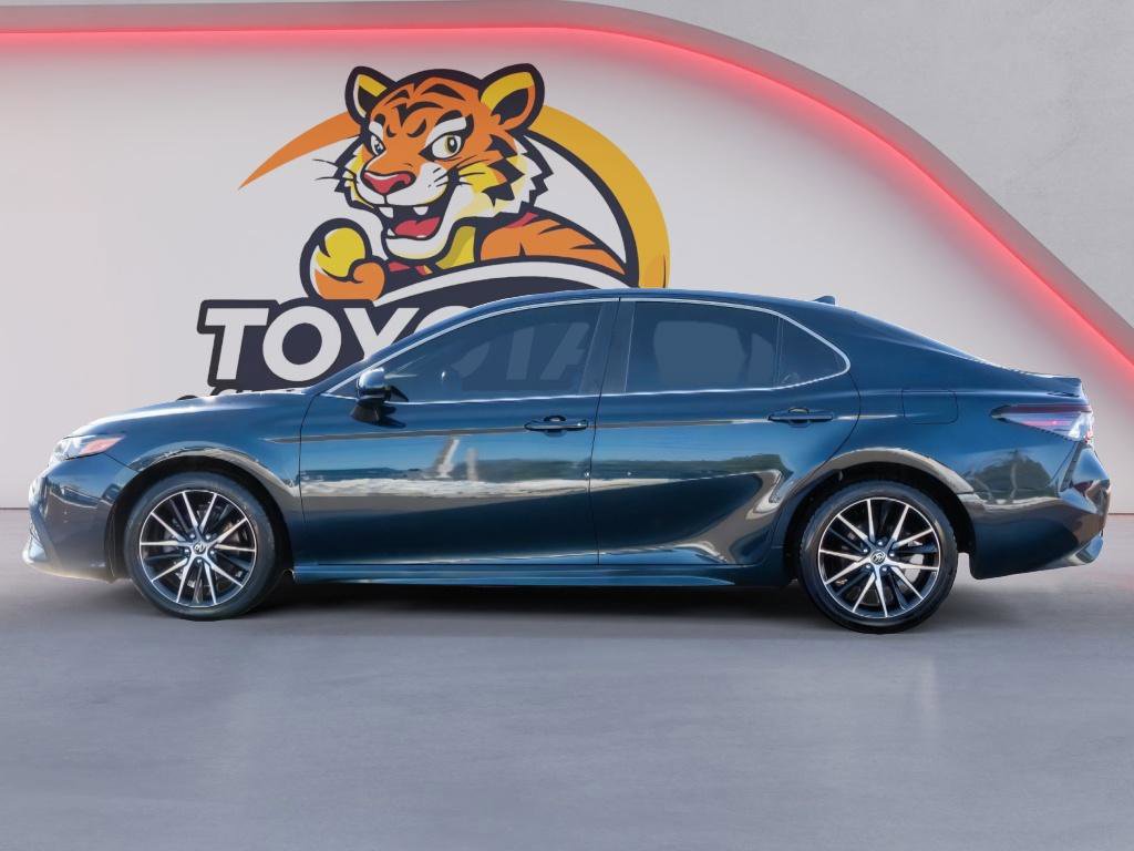 Used 2021 Toyota Camry SE image 8