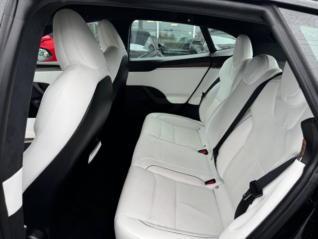 Used 2021 Tesla Model S Plaid image 11