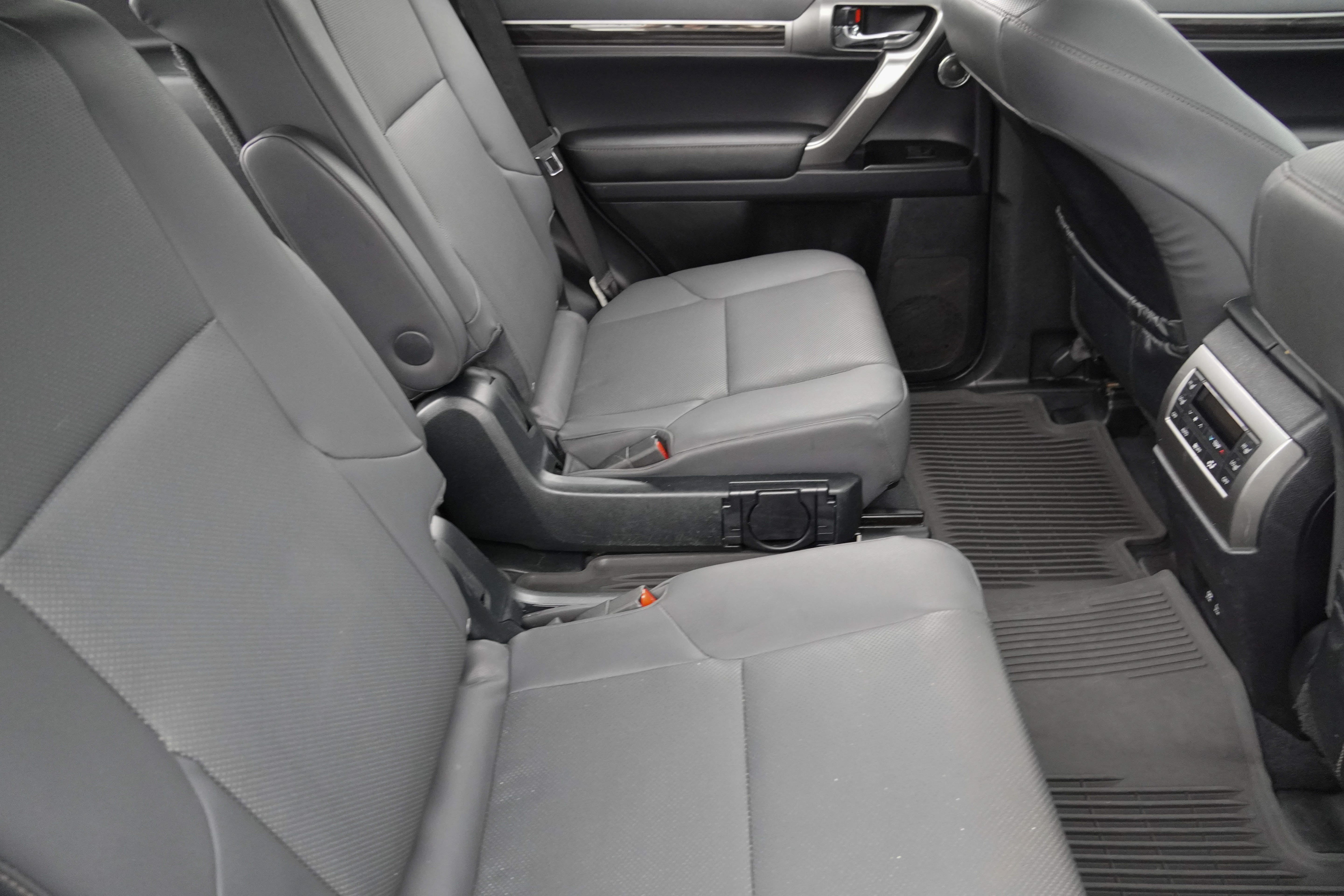 Used 2022 Lexus GX 460 Premium w/ Accessory Package AWD/4WD image 35