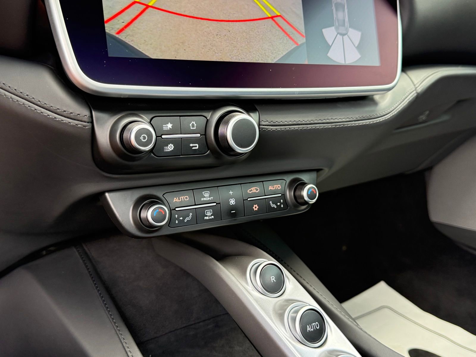 Used 2019 Ferrari Portofino image 34