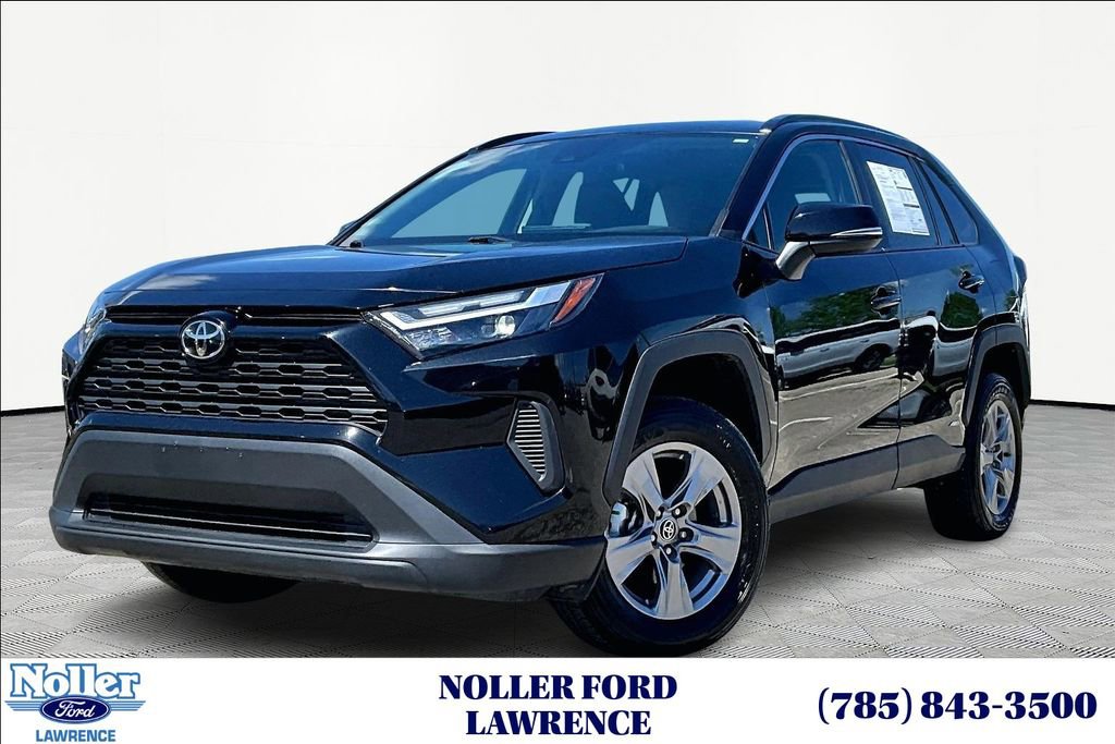 Used 2025 Toyota RAV4 XLE AWD/4WD image 1