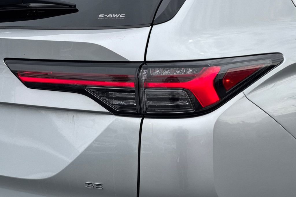 Used 2025 Mitsubishi Outlander SE AWD/4WD image 27