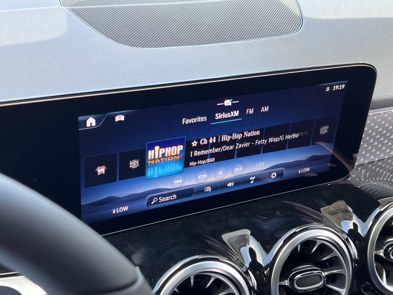 New 2026 Mercedes-Benz GLB 250 4MATIC image 23