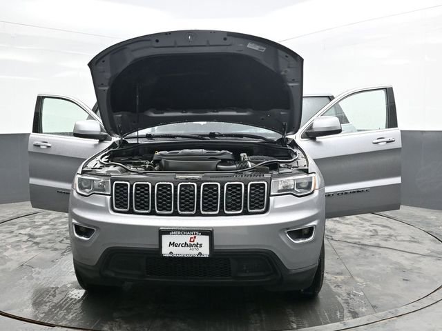 Used 2019 Jeep Grand Cherokee Laredo AWD/4WD image 43