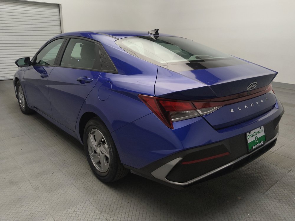 Used 2024 Hyundai Elantra SE FWD image 5