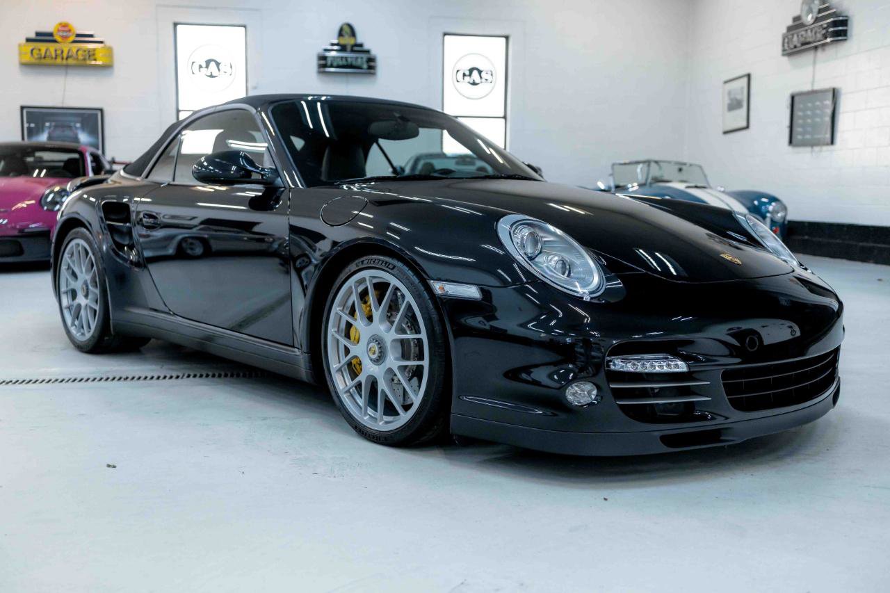 Used 2011 Porsche 911 Turbo S image 15