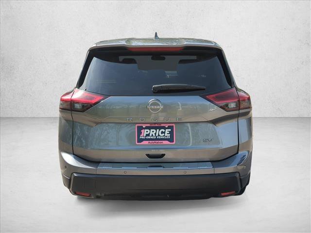 Certified 2024 Nissan Rogue SV FWD image 7