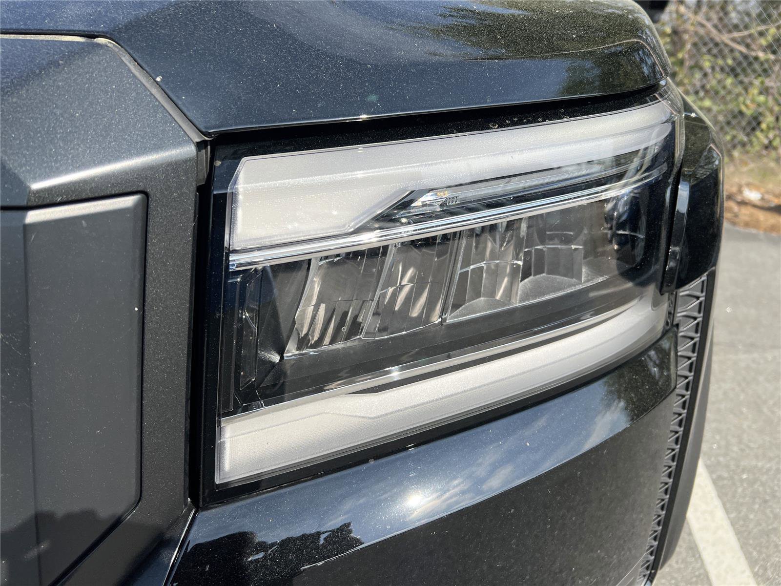 Used 2025 Nissan Frontier PRO-4X w/ Pro Premium Package image 9