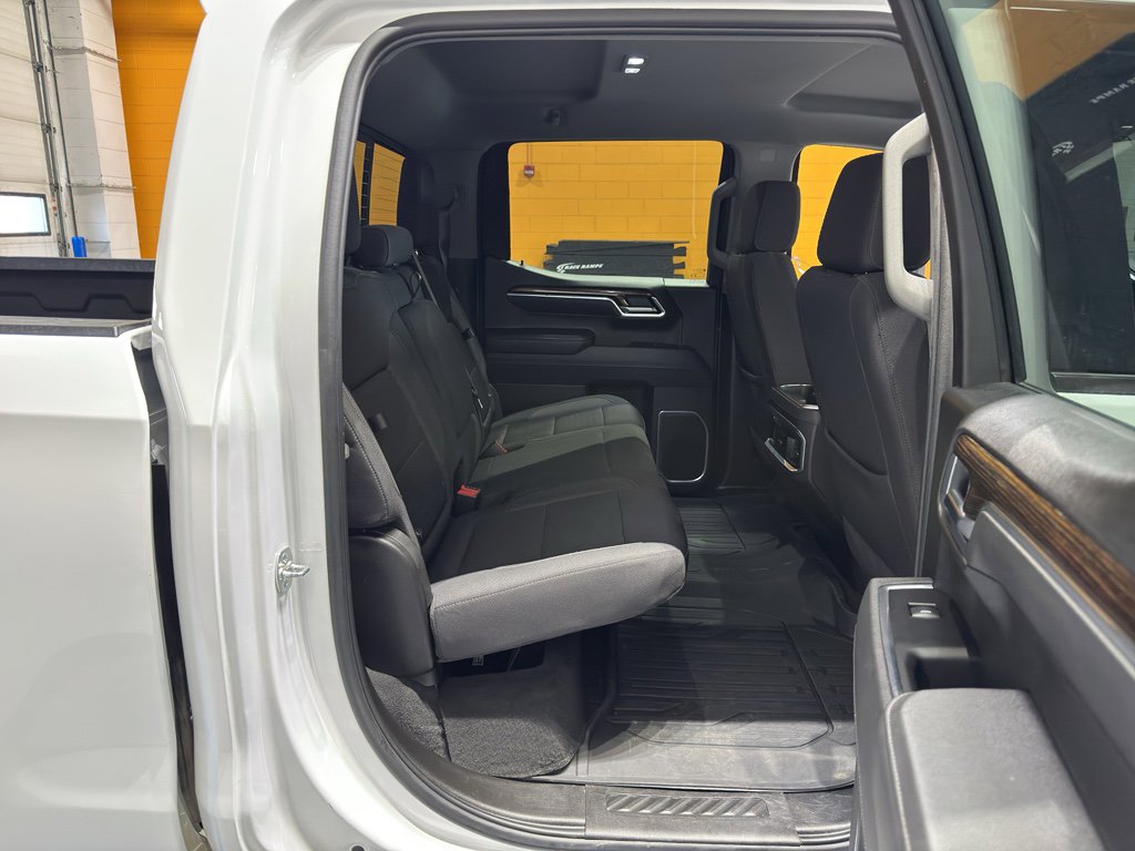Used 2025 GMC Sierra 1500 Elevation w/ Preferred Package image 23