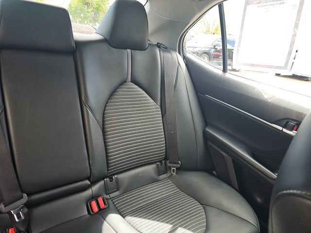 Used 2022 Toyota Camry SE FWD image 12