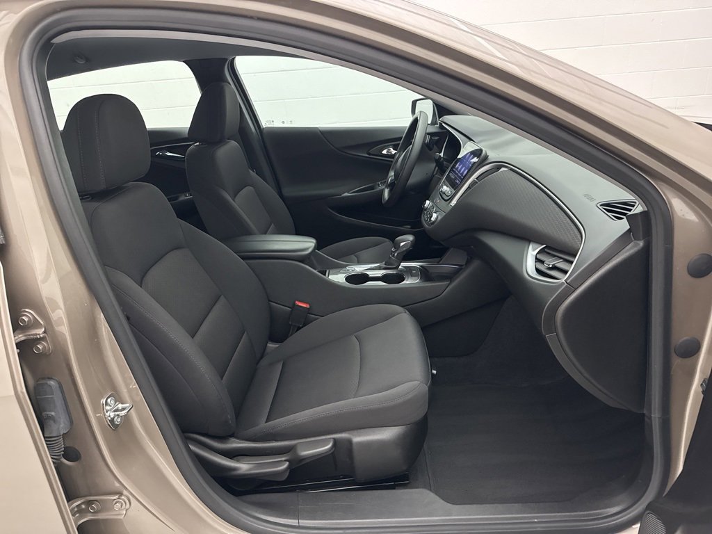 Used 2023 Chevrolet Malibu LT image 37