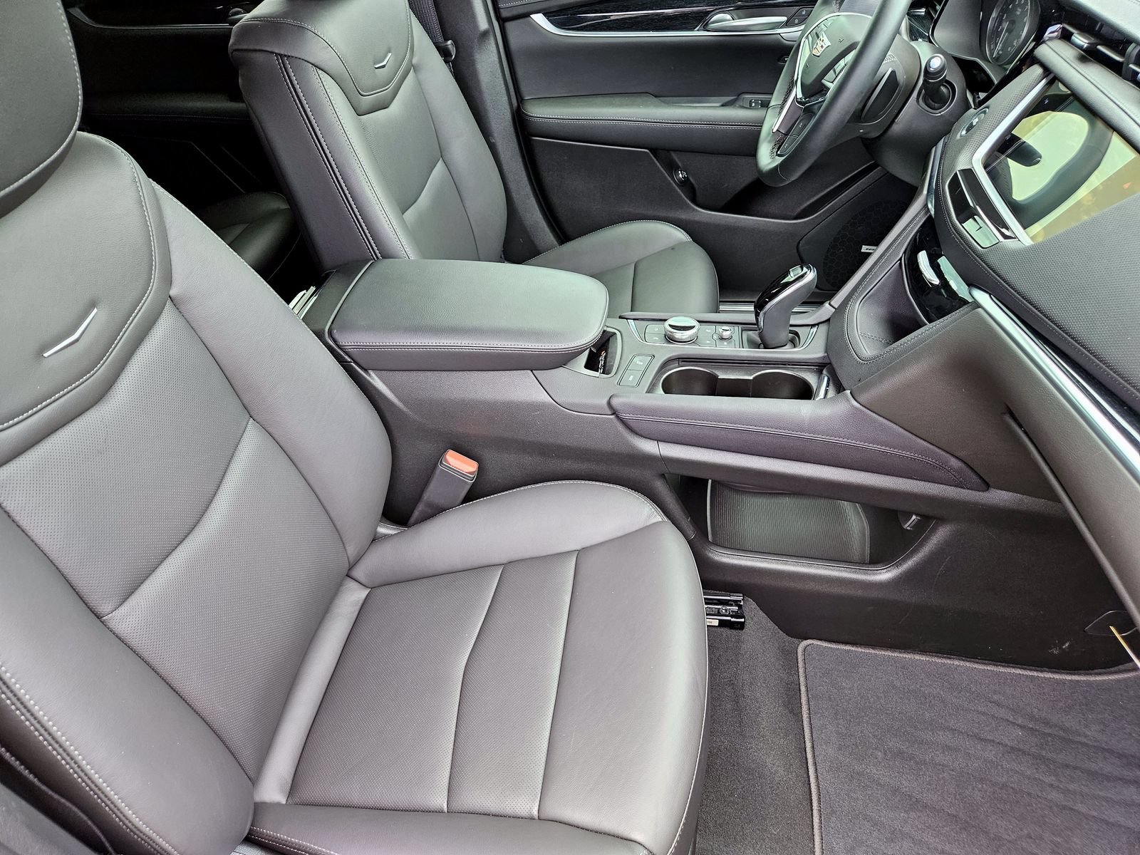 New 2026 Cadillac XT5 Premium Luxury w/ Driver Assist Package FWD image 16