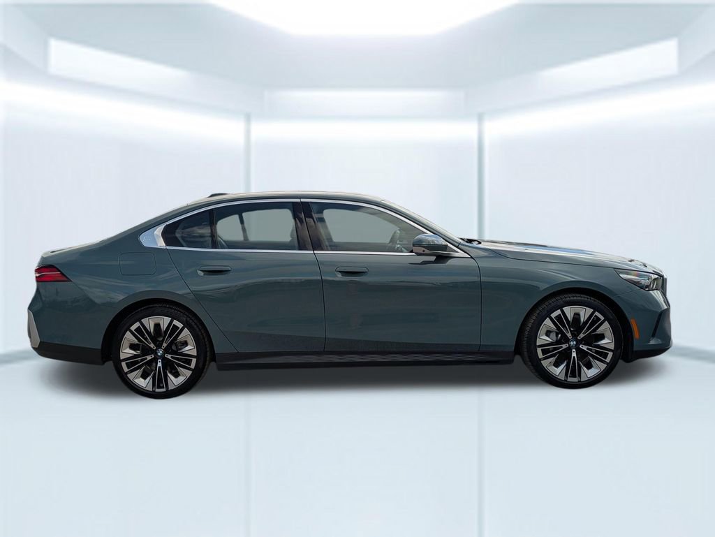 Used 2024 BMW 530i 530i w/ Premium Package image 16