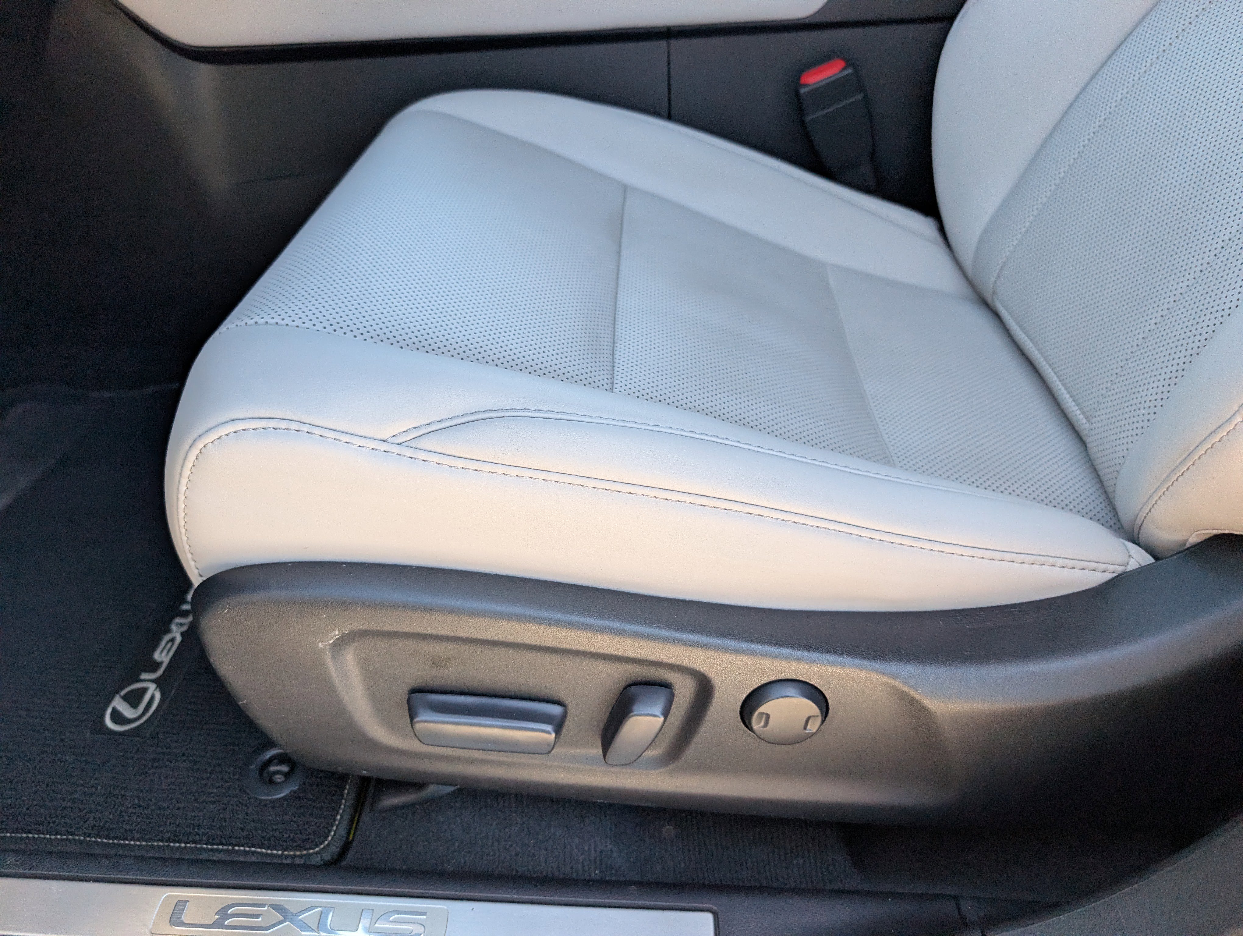 Used 2021 Lexus RX 450h AWD w/ Premium Package image 10