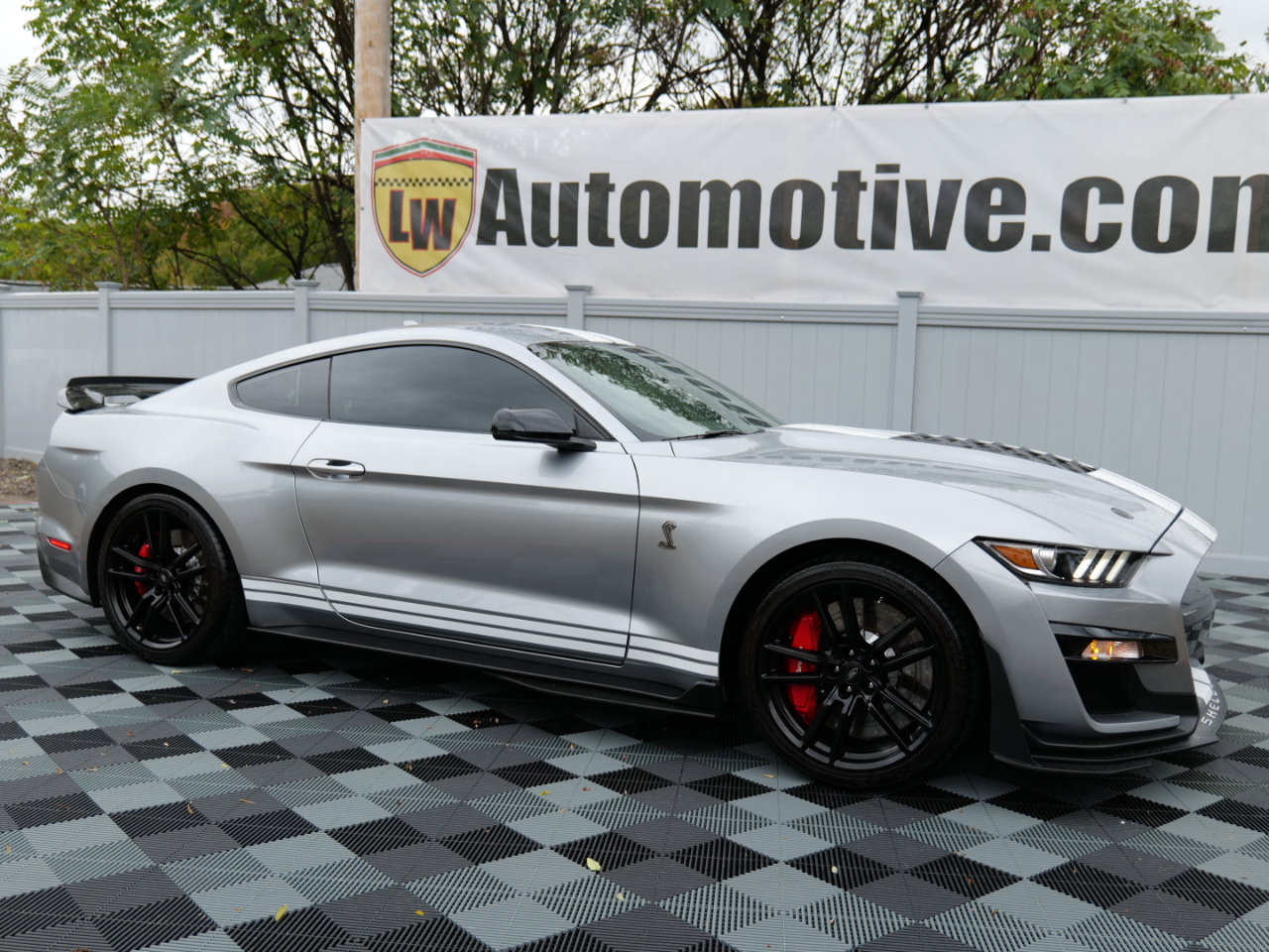 Used 2021 Ford Mustang Shelby GT500 w/ Technology Package image 3