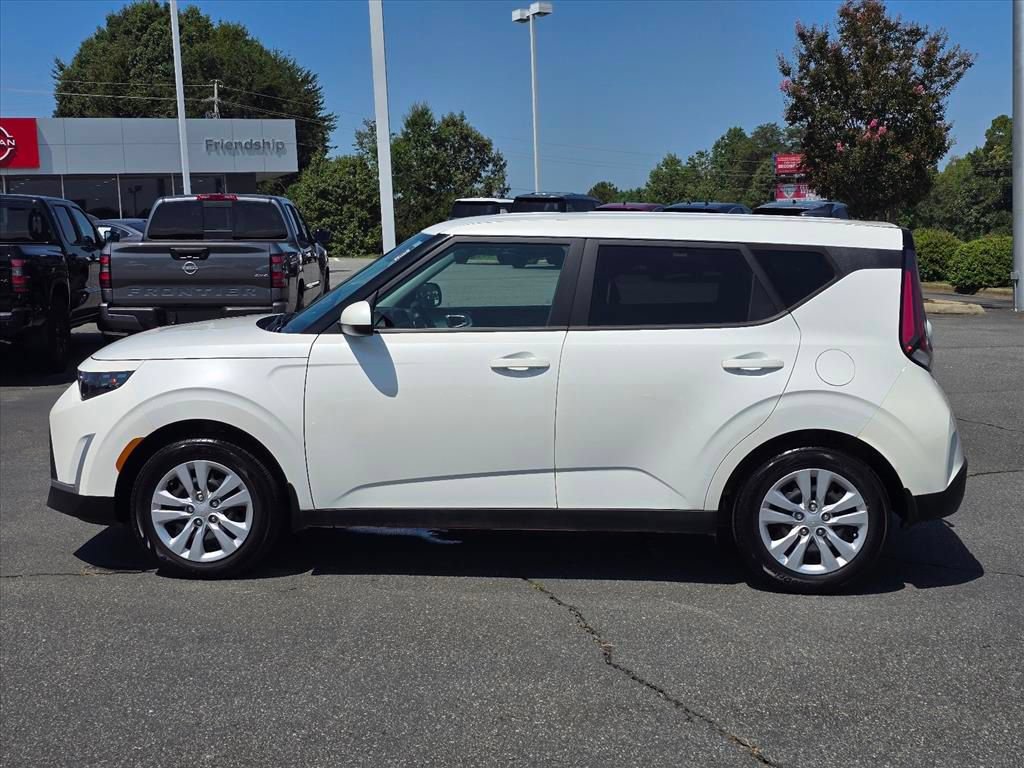Used 2024 Kia Soul LX FWD image 23