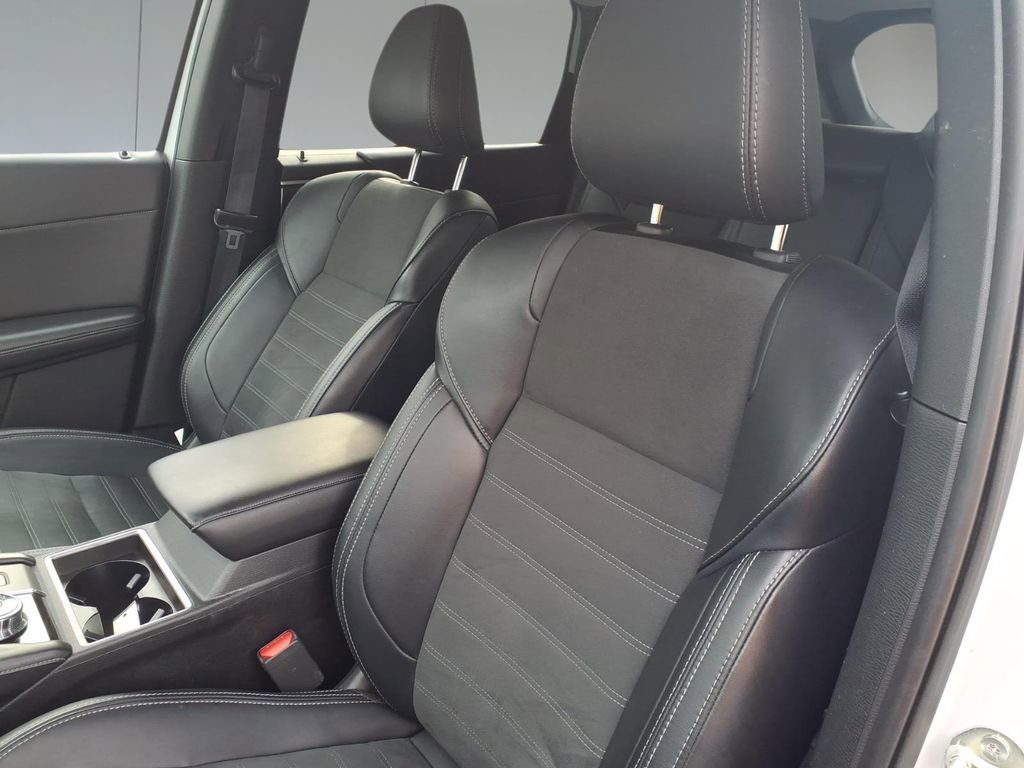 Used 2024 Mitsubishi Outlander SE Black Edition image 14