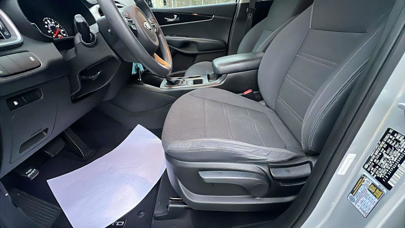Used 2017 Kia Sorento LX image 22