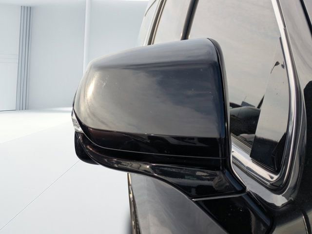 Used 2023 GMC Yukon XL Denali Ultimate image 10