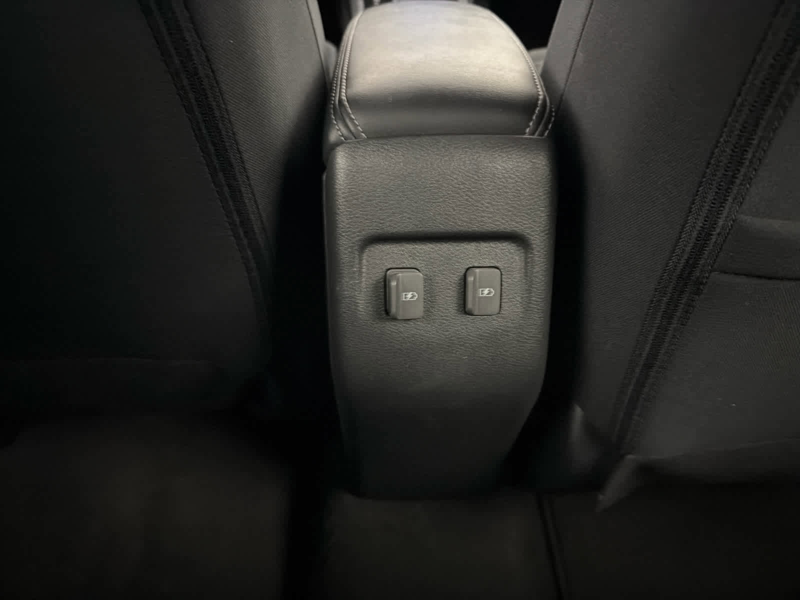 Used 2022 Nissan Kicks SR w/ Interior Electronics Package image 18