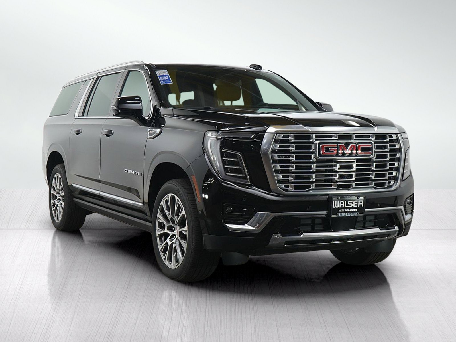 Used 2025 GMC Yukon XL Denali w/ Sun & Power Step Package AWD/4WD image 7