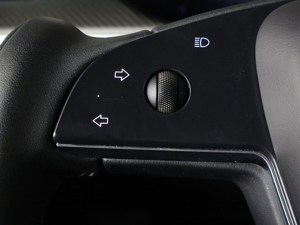 Used 2023 Tesla Model X Plaid image 31